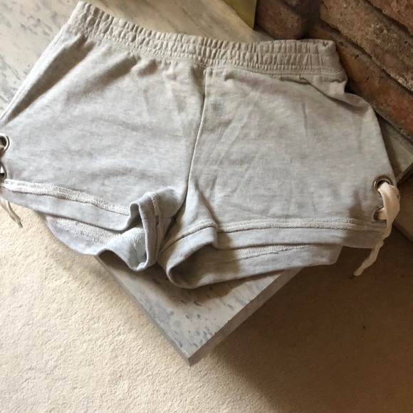 Kendall & Kylie Pants - 3/25🌻Kendall and Kyle workout shorts,lace up detail L